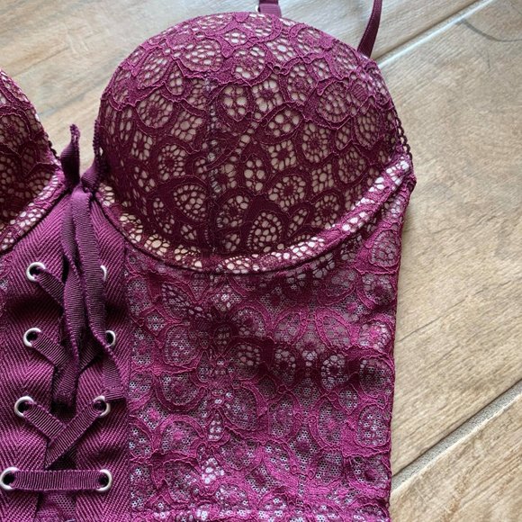 Victoria's Secret purple lace corset - Picture 3 of 9